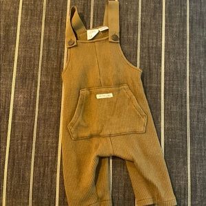 Zara 6-9 montns Olive ribbed overalls
